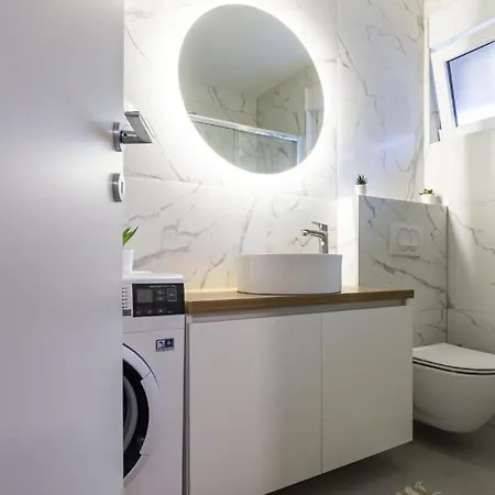 Luxury Lionessa