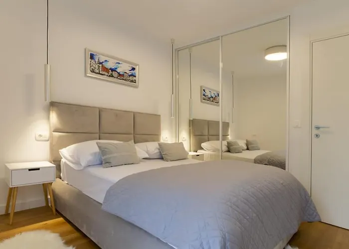 Luxury Lionessa *